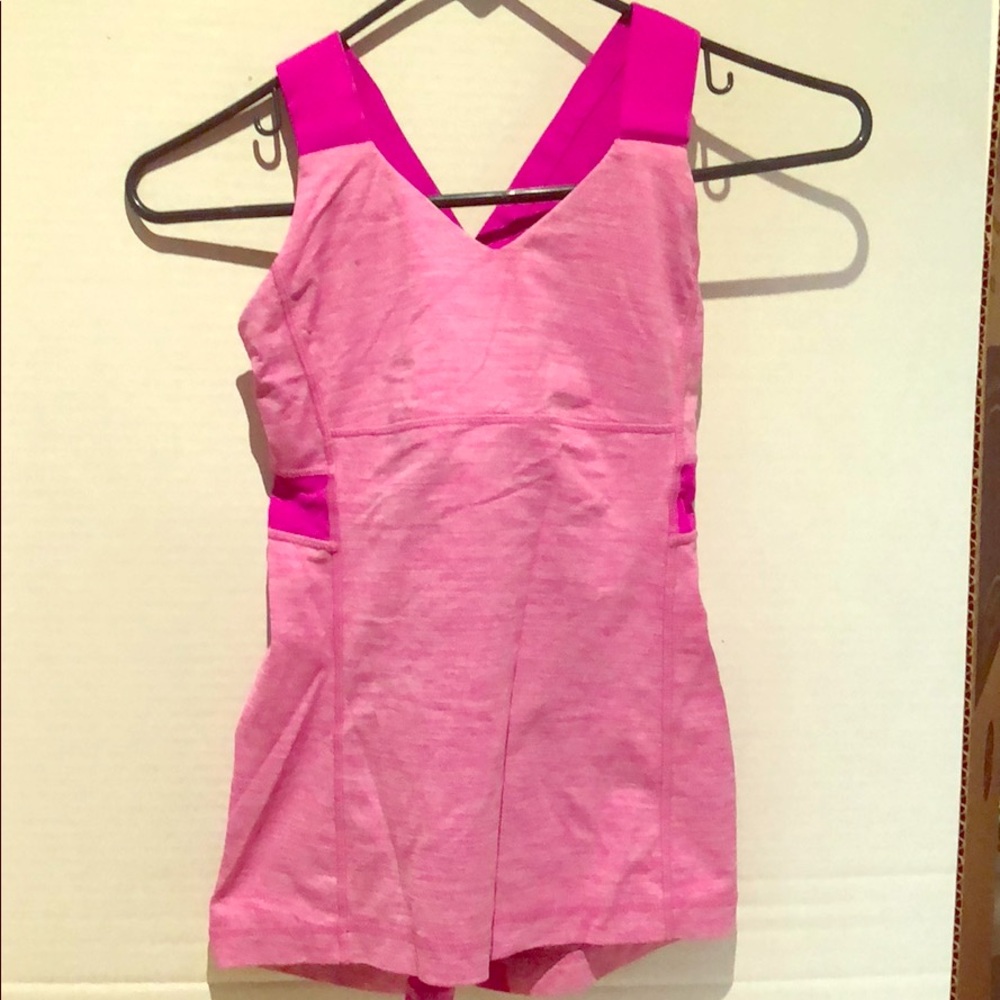 Lululemon size 4 pink top